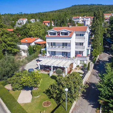 Apartments By The Sea Selce, Crikvenica - 4801 *